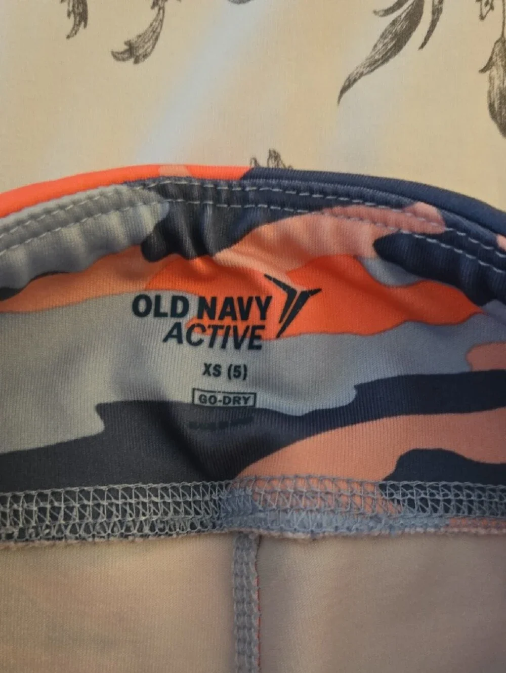 Old Navy Girls' Neon Camo Active Capri Leggings Blue/Coral